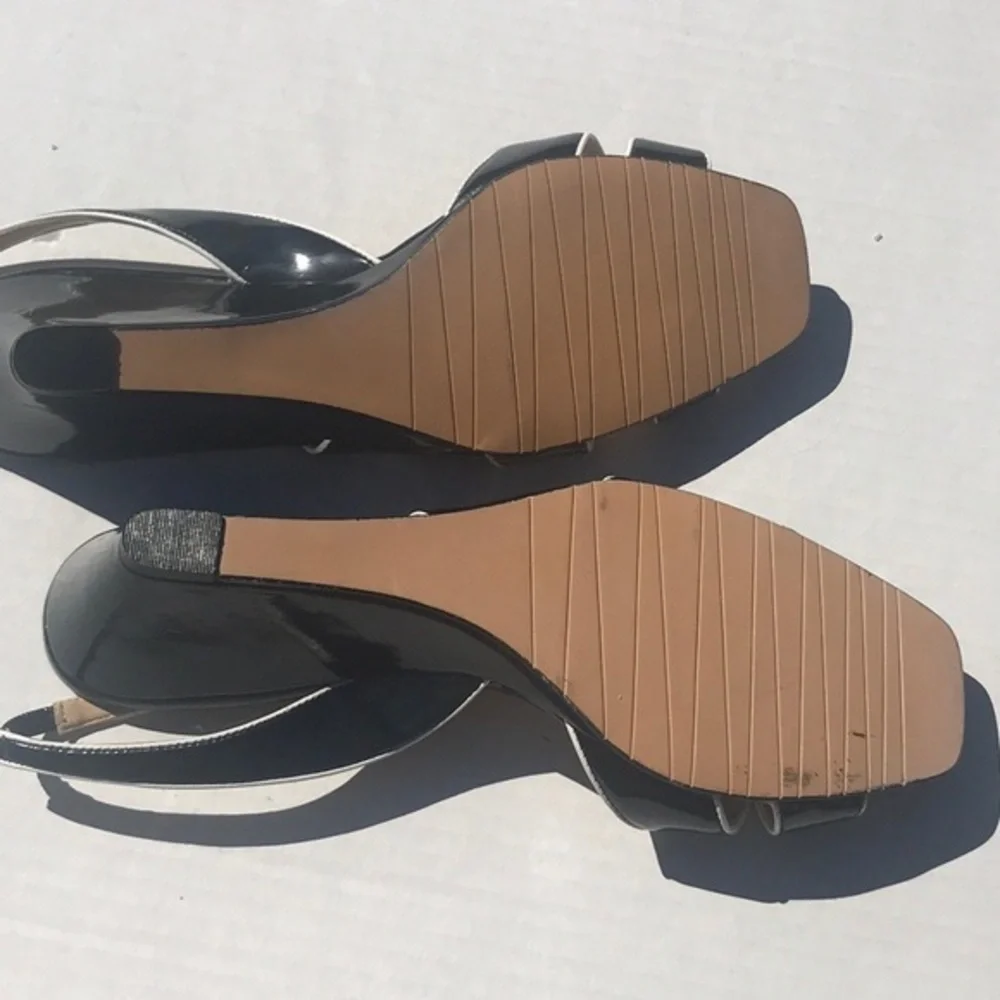 3/$25🍾🍾Karen‎ Scott Black Serra Patent Open Toe Wedges